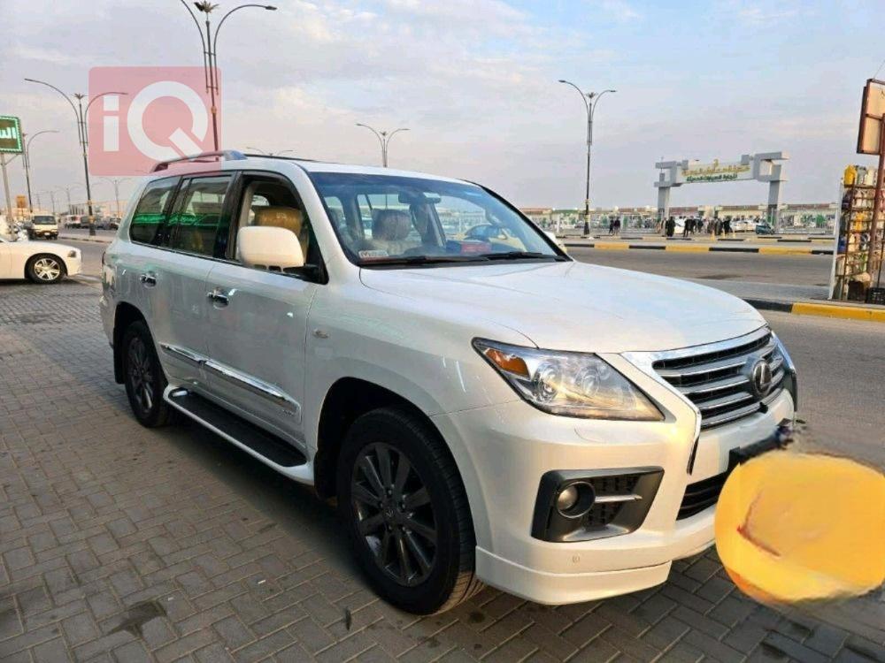 Lexus LX
